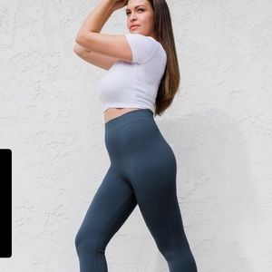 BLANQI® EVERYDAY™ HIGHWAIST POSTPARTUM + NURSING SUPPORT LEGGINGS. Sz Medium NWT